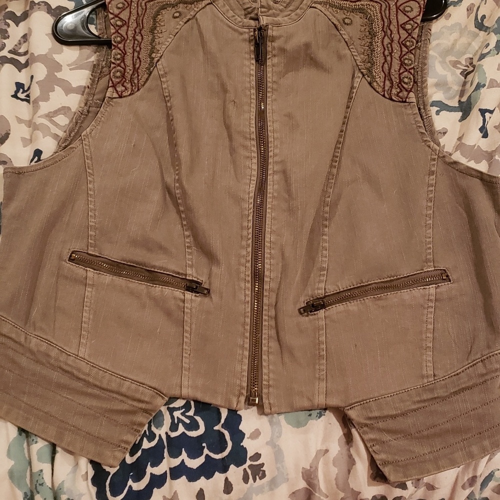 BKE vest